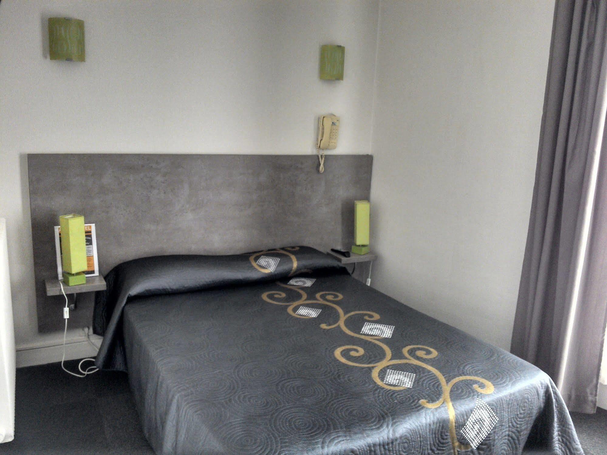 Acqs Hotel Dax Bagian luar foto
