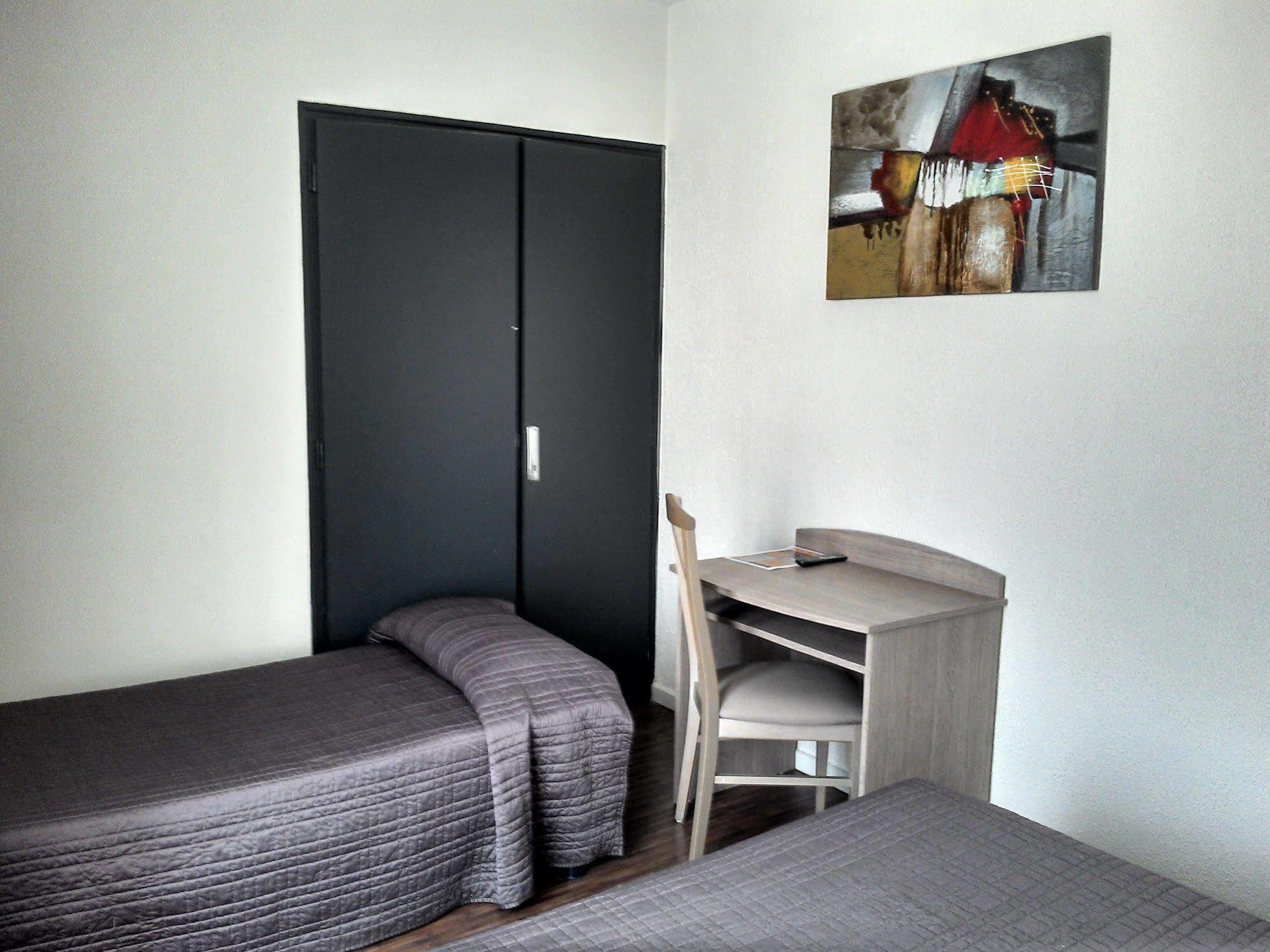 Acqs Hotel Dax Bagian luar foto